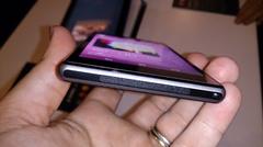  Xperia z1 hoparlör plastiği kalktı.