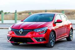 @  Renault Megane 4 HB  1.5dci EDC  @ 2019 a  C180 Exclusive ile giriyoruz.