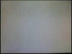  Bilgisayar ekranında çizgiler oluşup kapanıyor.