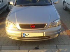  Kırmızı Opel Amblemi