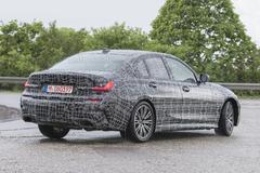  2018 G20 BMW 3 SERİSİ KAMUFLAJLARLA YAKALANDI!