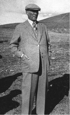 Atatürk'ün bu fotoğrafını bulabilir misiniz?