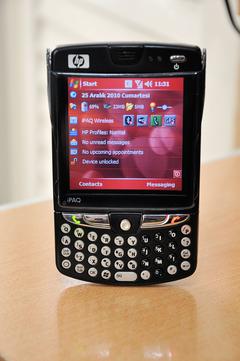  HP hw6925 PDA (GSM, GPS, Wi-Fi, 3.0' Touchscreen) ::::: 190 TL