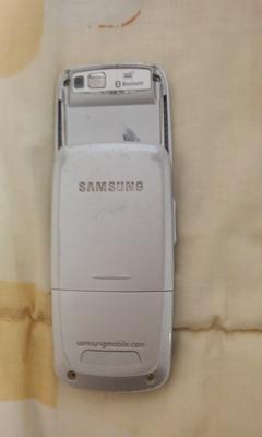  SAMSUNG E250 CEP TELEFONU (40TL)