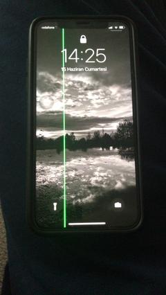 İphone x'ime yeşil çizgi indi 