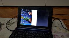 Acer aspire one antika ekranın yarisi gitti