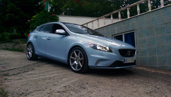  Volvo V40 R-Design Renk Önerilerinize İhtiyacım Var