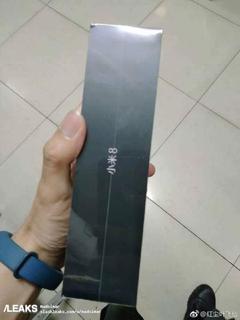 Xiaomi Mi8'in kutusu ve özellikleri