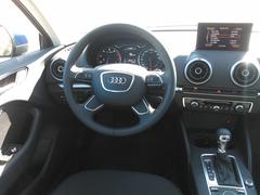  2 fotodaki 7 farkı bul. Seat Leon -  Audi A3.