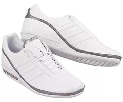  beyler bu ayakkabılardan hangisini alayım siyah ve beyaz renkler adidas