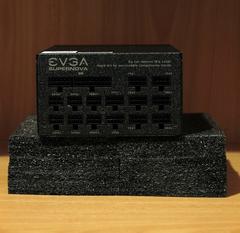  EVGA Supernova 1200 P2 Güç Kaynağı ve EVGA Kırmızı Sleeve Kit (Kutu Açılışı)