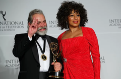 Haluk Bilginer,Uluslararası Emmy Ödülleri'nde "En İyi Erkek Oyuncu" ödülü kazandı!