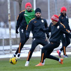  GalataSaray Nike Bere ve GaziantepSpor maçındaki Sweatshirt.