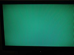 Bilgisayarı açtıktan 1 2 dakika sonra ekranda yeşil çizgiler çıkıyor