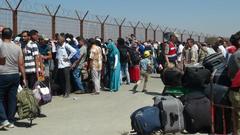 Suriyelilerin sınır kapısında bayram geçişi sırasında izdiham yaşandı.