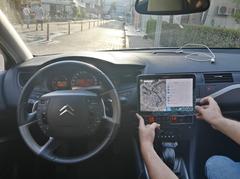 arabaya tablet baglamak navigasyon