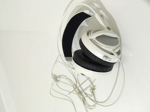 Temiz ve Garantili Steelseries Siberia 200