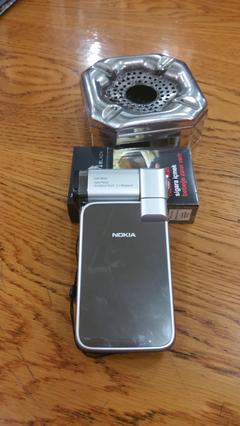  ==> Nokia 808 | 41mp - 1/1.2''- Xenon - 1080p | 1.3ghz-512mb | 4''nHD-AMOLED | HDMI <==