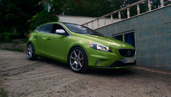  Volvo V40 R-Design Renk Önerilerinize İhtiyacım Var