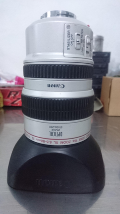 Canon video lens 16X zoom 5.5x88mm IS 1:1.6-2.6 76