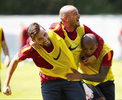  Sneijder, Melo ve Sinan'a SALDIRDI!!