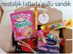 DOKSANLI YILLAR  NOSTALJİK TATLAR TAKVİM SANDIĞI CİNO YUMİYUM LEBLEBİ TOZU EKŞİYÜZ