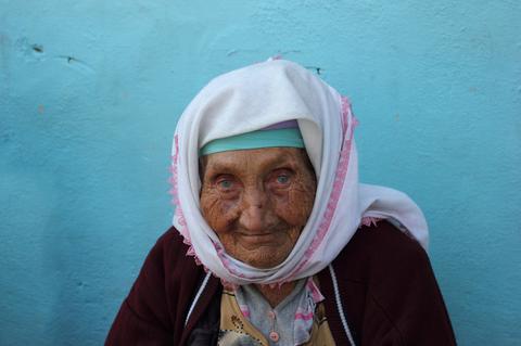 Taktik-sergi-amatör çekimler içerir