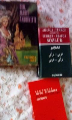 8 kitap 35 TL (Arapça-Tr sözlük, Rusça sözlük ve romanlar)