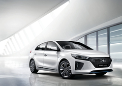 Hyundai Ioniq Hibrit modeli hakkında ne düşünüyorsunuz?