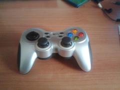  Logitech Wireless Gamepad F710