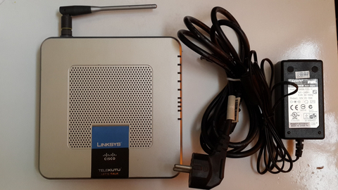 !!! SATILIK !!! Linksys ADSL Modem+VoIP ve Zyxel 8 Port Ethernet Switch