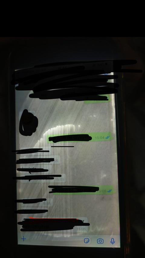 Ekrana kolonya kaçtı