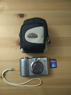 (Sat/Tak) Canon A1100 IS, Samsonite, 8 GB SD