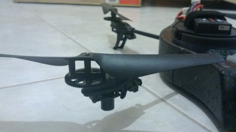 SATILIK - AR.DRONE 1 , 1 Motoru Arızalı