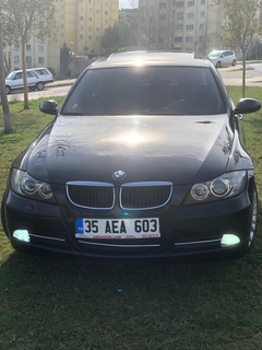 E90 3.20İ mi 3.20D mi