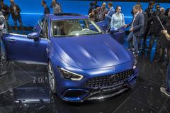 2018 Mercedes-AMG GT Coupe, 640 beygirlik motoruyla Cenevre'yi renklendirdi