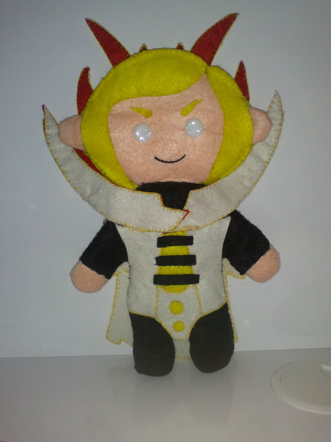 Invoker plushie (Sevgililer günü içerir)