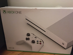 SATILIK XBOX ONE S 500 GB KUTULU TERTEMİZ 800₺