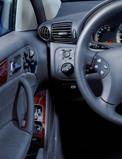  Mercedes C200 Kompressor 2001 (Avantgarde)