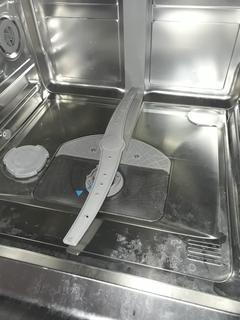 Bulaşık makinesinin içinde su kalması