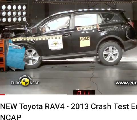 Toyota modelleri kaza testinde bükülen a sütunları