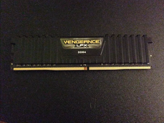 Corsair Vengeance 8GB 2400Mhz C16 + Crucial Ballistix Sport 8GB 2666Mhz C16