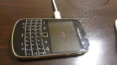  Blackberry Bold 9900, 85 TL, Turkcell, wifi, 3g, nfc, 8GB, yazilim yuklenmesi gerekiyor