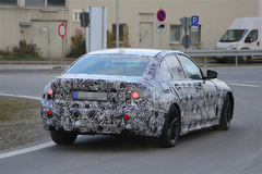  2018 G20 BMW 3 SERİSİ KAMUFLAJLARLA YAKALANDI!