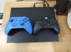 SATILMIŞTIR --- Xbox One X 1 TB + 1 ekstra mavi kol