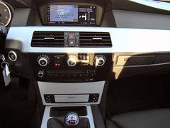  BMW 5.30 XD E60 6.5 normal sistemi 8.8' Professionel Navigasyon ile değiştirme? Uzman sorusu :D
