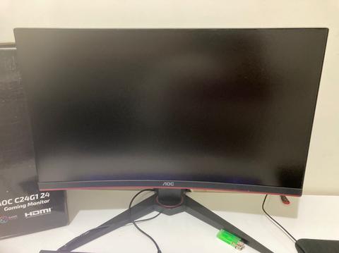 R5 3600 + 5700 XT NITRO+ KASA VE MONİTÖR + BİRÇOK EKİPMAN