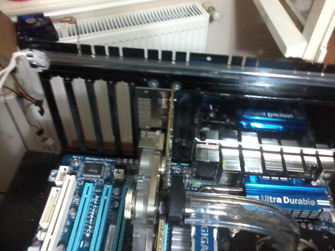BENCHTABLE MOD :)Standart bir Midi tower kasadan neler yapılabilir?