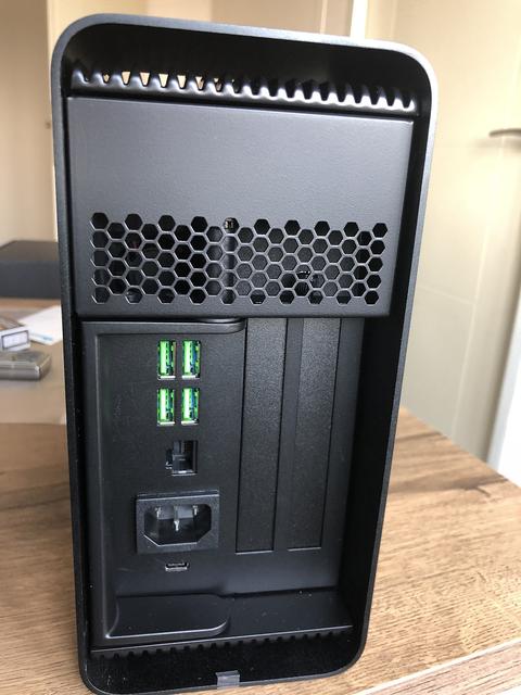 Razer Core V2 eGPU Kutusu - 2.500 TL