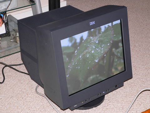 SATLIK  21 INC IBM P260 1600x1200 85 hz FLAT MONÜTÖR 70 tl